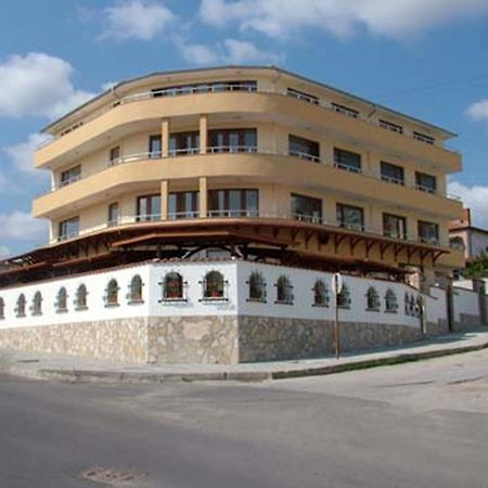 Family Hotel St. Constantine And Helena Ivaylovgrad Luaran gambar